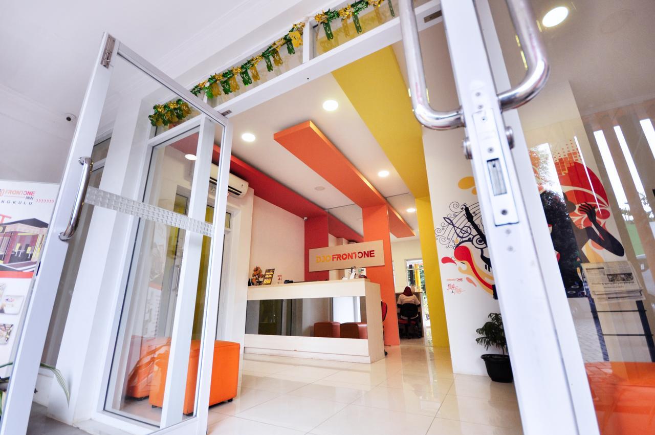 Djo Front One Inn Bengkulu Exterior foto